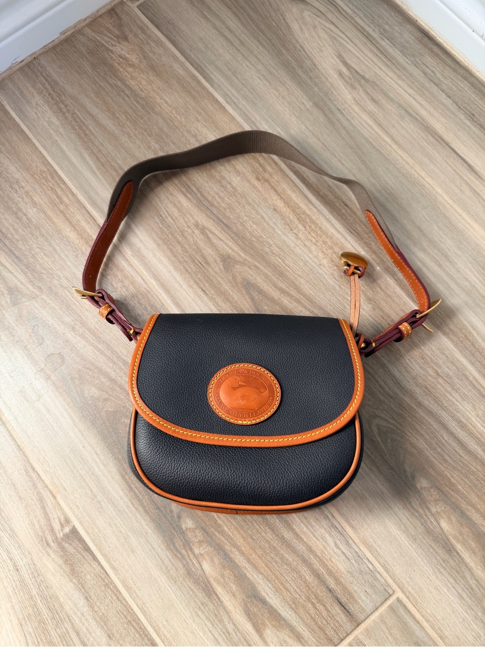 NWOT Dooney & Bourke All Weather Leather 3.0 Saddle Crossbody - Picture 4 of 12